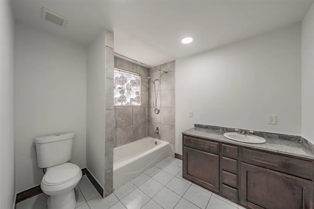 1603 Whitaker Avenue Dallas, TX 75216