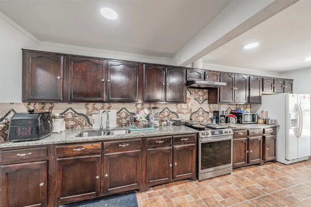 1603 Whitaker Avenue Dallas, TX 75216
