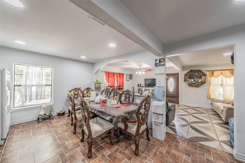1603 Whitaker Avenue Dallas, TX 75216