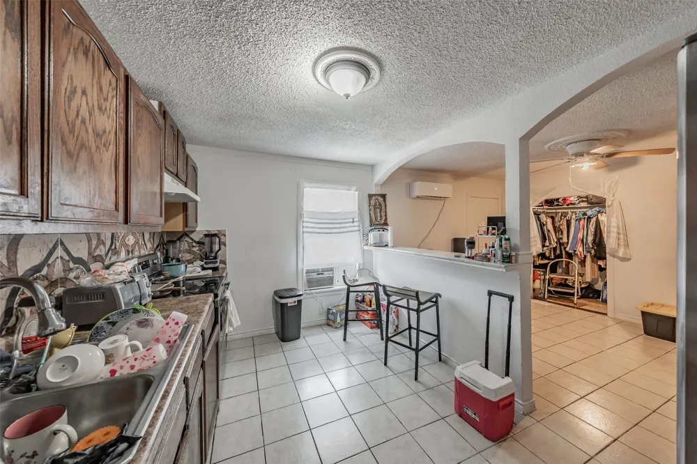 1603 Whitaker Avenue Dallas, TX 75216