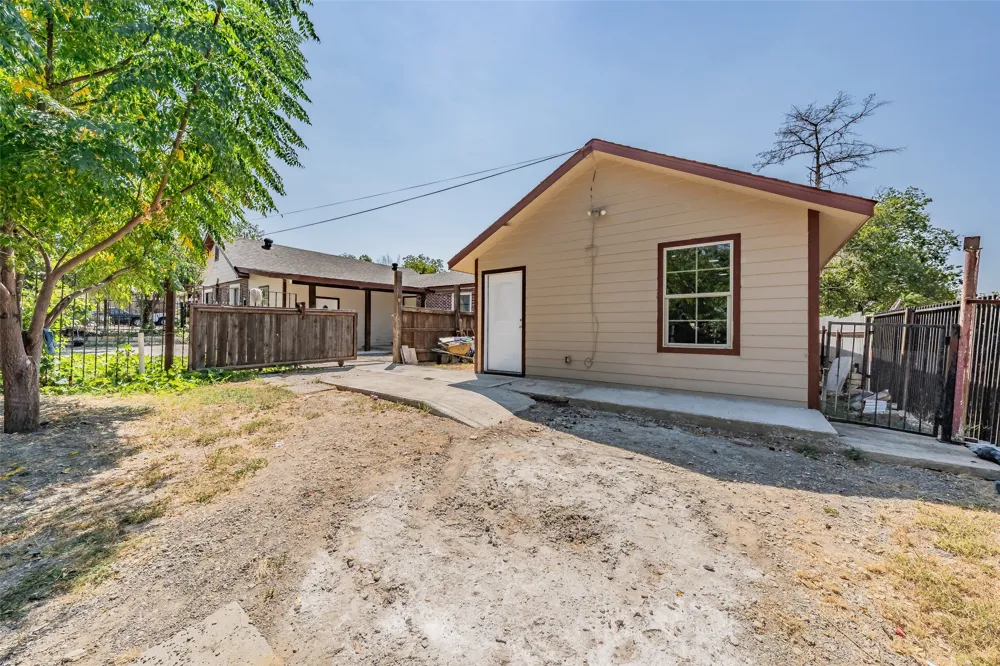 1603 Whitaker Avenue Dallas, TX 75216