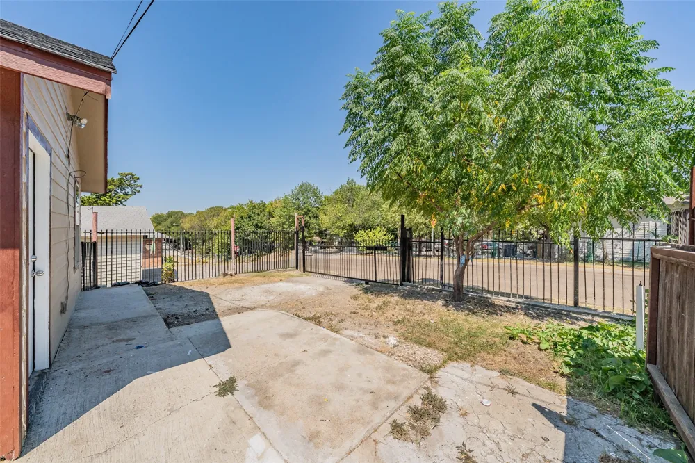 1603 Whitaker Avenue Dallas, TX 75216