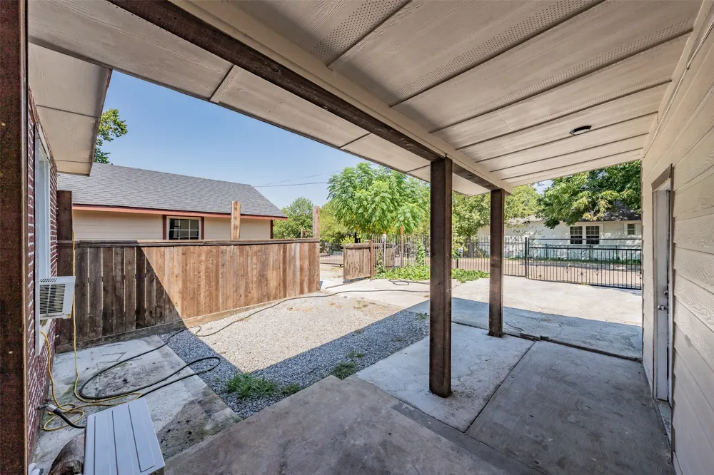 1603 Whitaker Avenue Dallas, TX 75216
