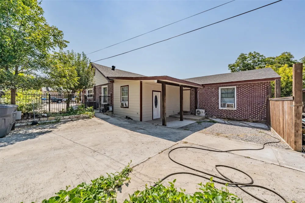 1603 Whitaker Avenue Dallas, TX 75216