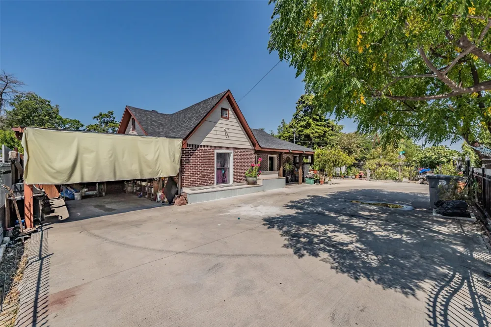 1603 Whitaker Avenue Dallas, TX 75216