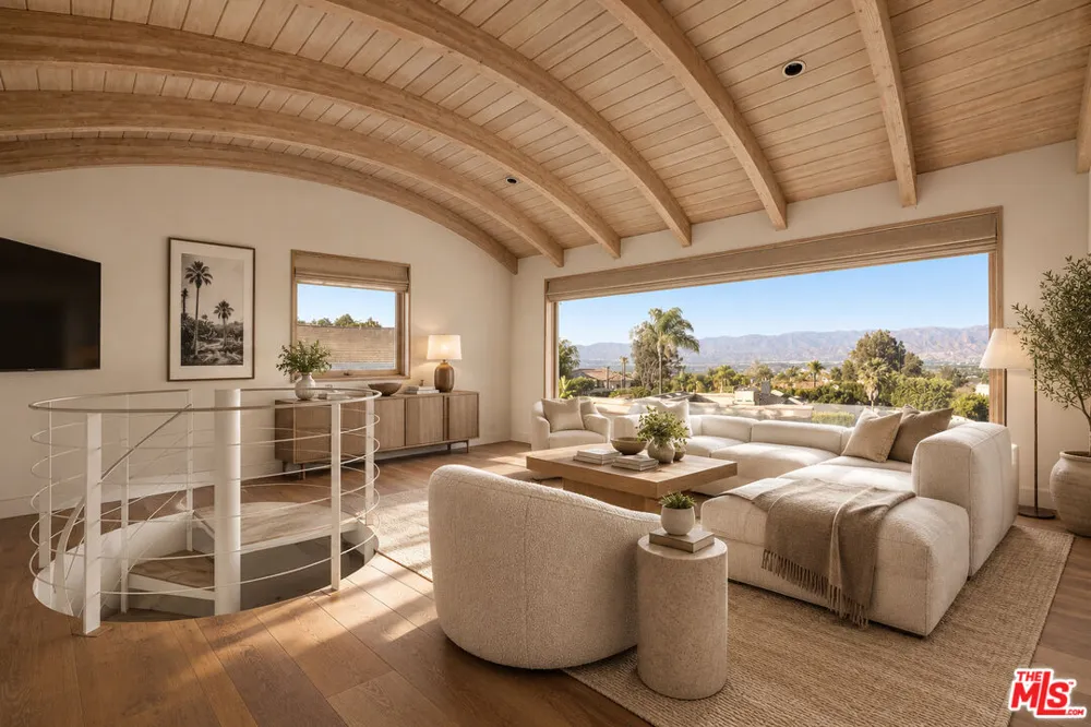 11975 Crest Place Beverly Hills, CA 90210
