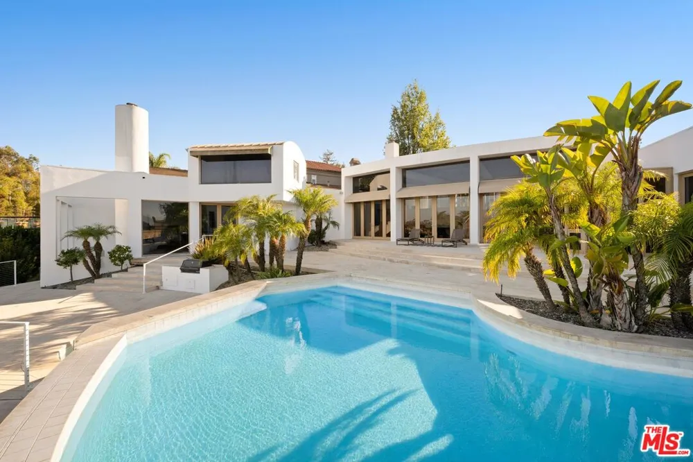 11975 Crest Place Beverly Hills, CA 90210