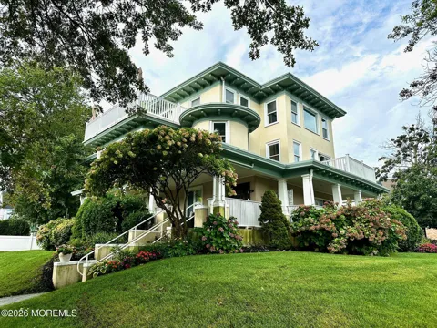 1211 Grand Avenue #301