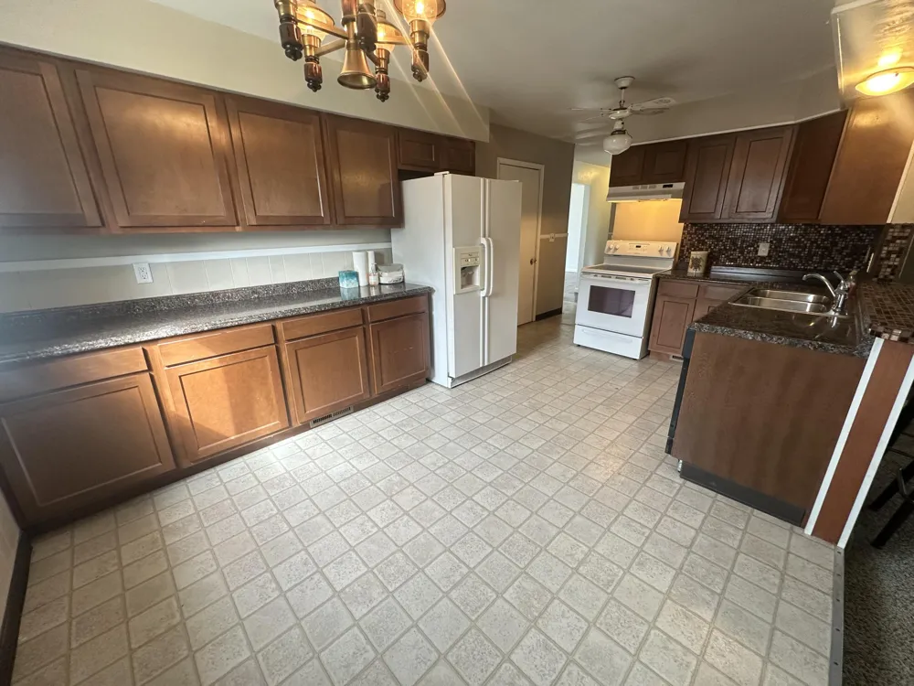 33829 Yuma Street Westland City, MI 48185