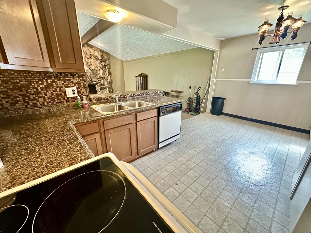 33829 Yuma Street Westland City, MI 48185