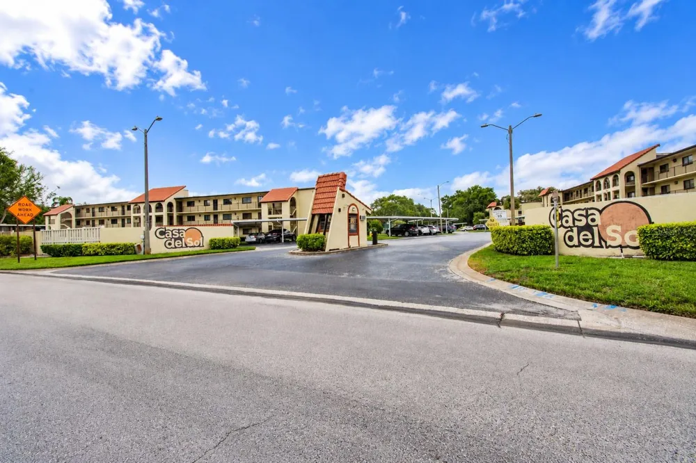2440 WINDING CREEK BOULEVARD #307 Clearwater, FL 33761