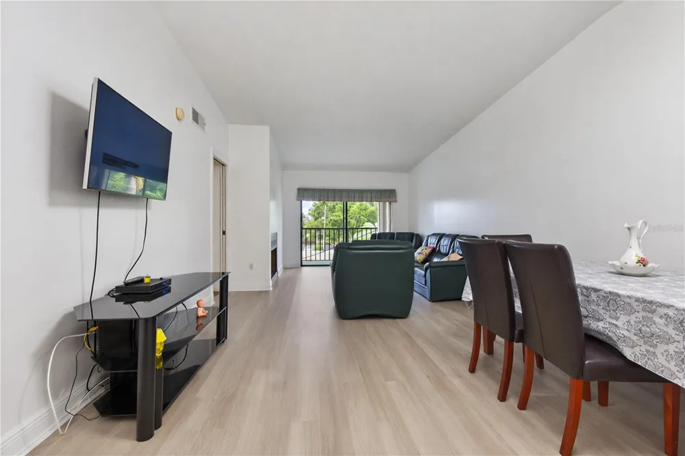 2440 WINDING CREEK BOULEVARD #307 Clearwater, FL 33761