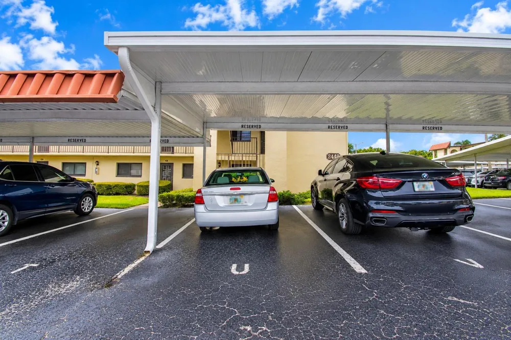 2440 WINDING CREEK BOULEVARD #307 Clearwater, FL 33761