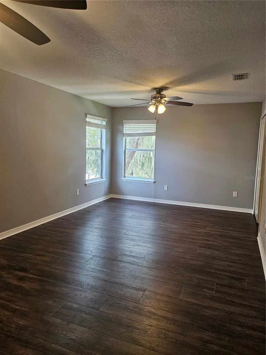 15718 STARLING DALE LANE Lithia, FL 33547