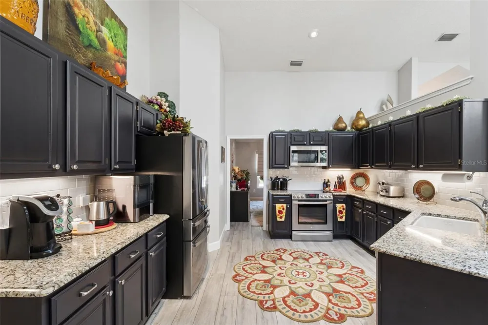 813 SILVERWOOD DRIVE Lake Mary, FL 32746