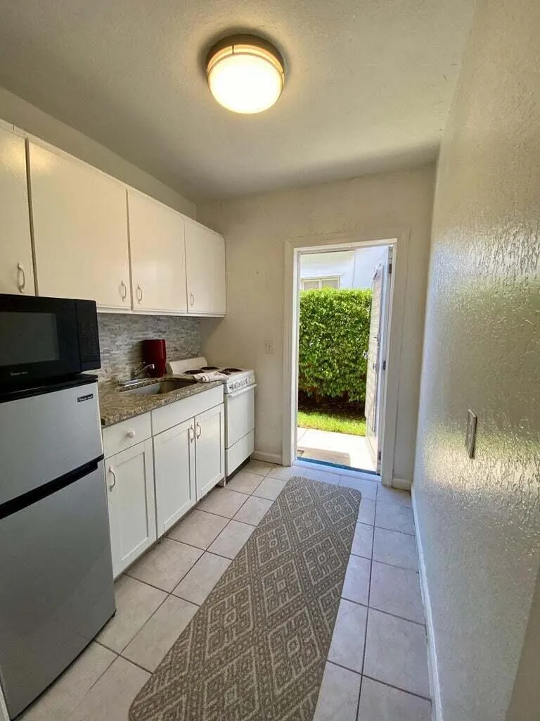 101 S GOLFVIEW ROAD #8 