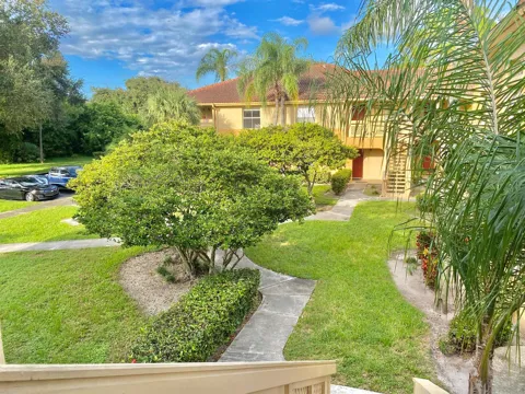 4799 VIA PALM Lakes #1613