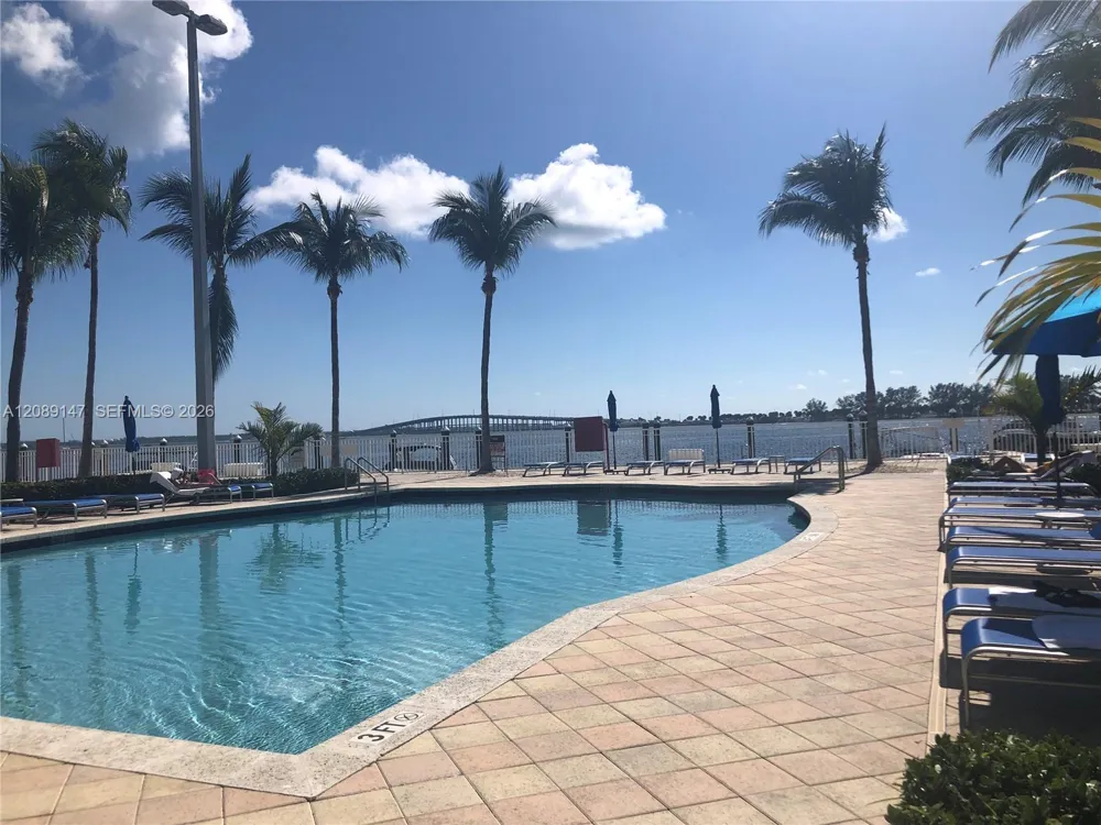 2101 Brickell Ave #2703 Miami, FL 33129