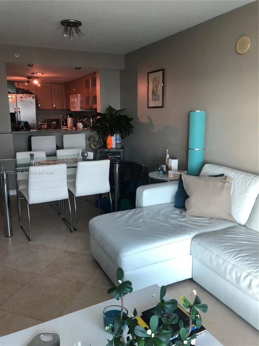 2101 Brickell Ave #2703 Miami, FL 33129
