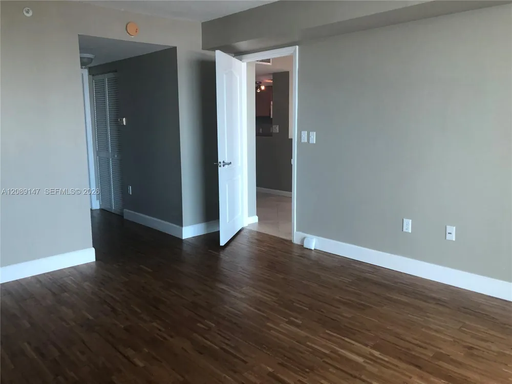 2101 Brickell Ave #2703 Miami, FL 33129
