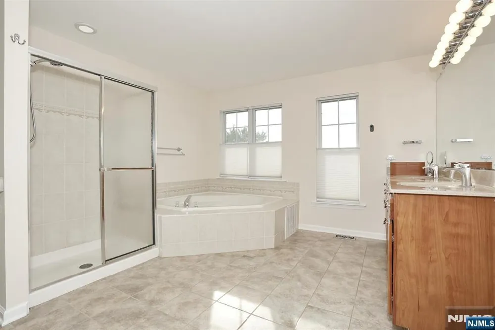 70 Shore Drive 22 South Amboy, NJ 08879