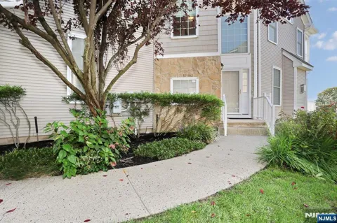 70 Shore Drive 22