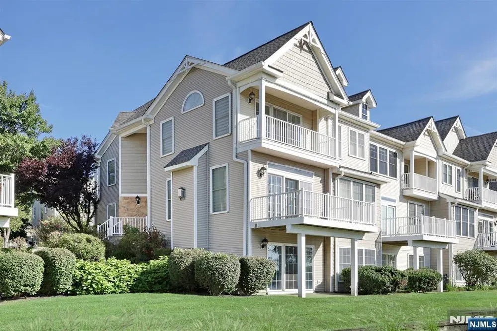 70 Shore Drive 22 South Amboy, NJ 08879