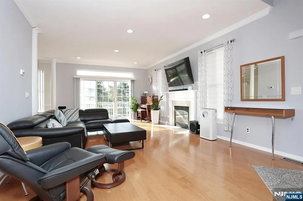 70 Shore Drive 22 South Amboy, NJ 08879