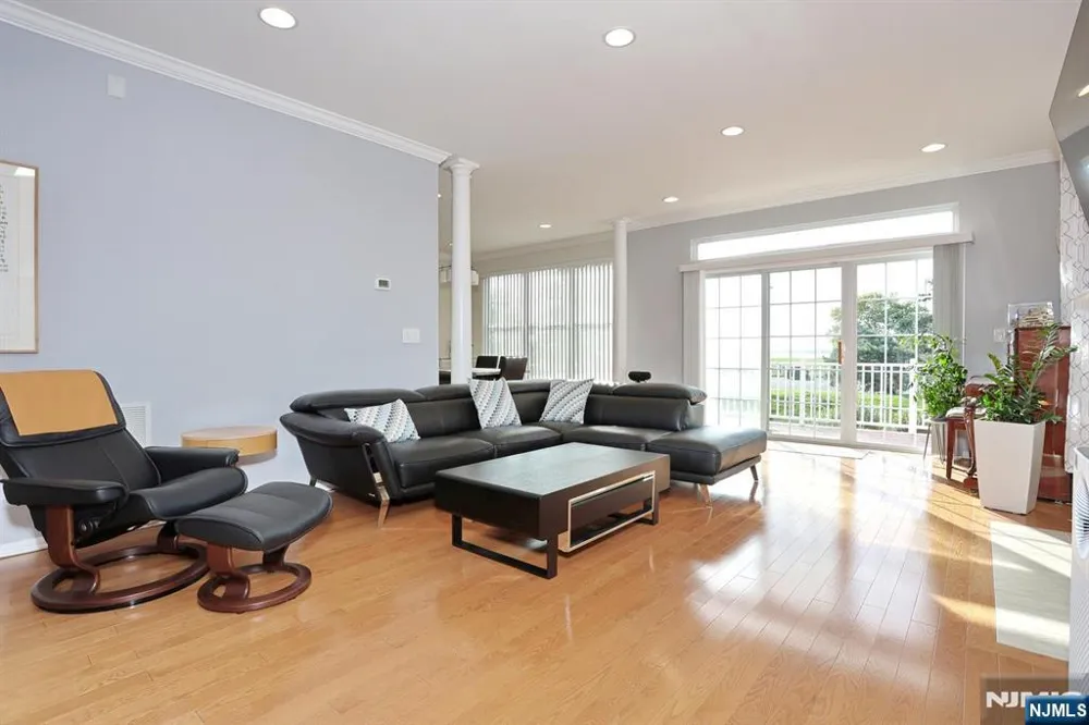 70 Shore Drive 22 South Amboy, NJ 08879