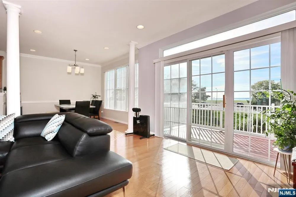 70 Shore Drive 22 South Amboy, NJ 08879