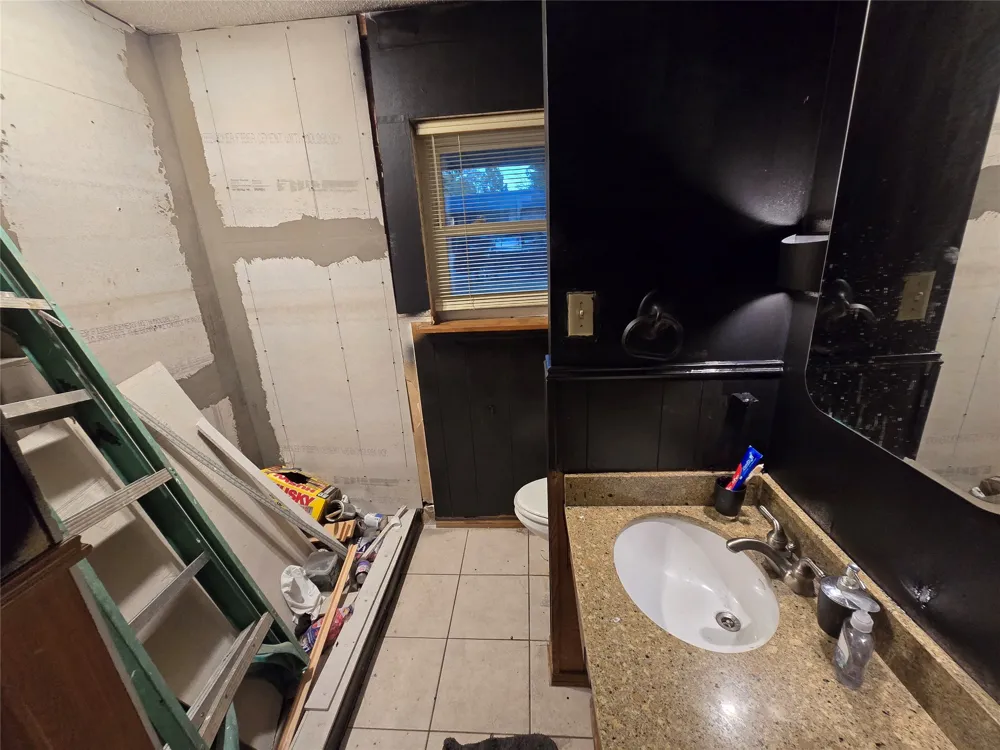 113 S Valley Street Red Oak, TX 75154
