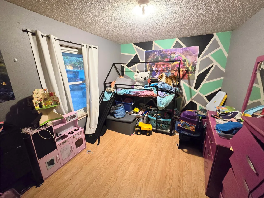 113 S Valley Street Red Oak, TX 75154