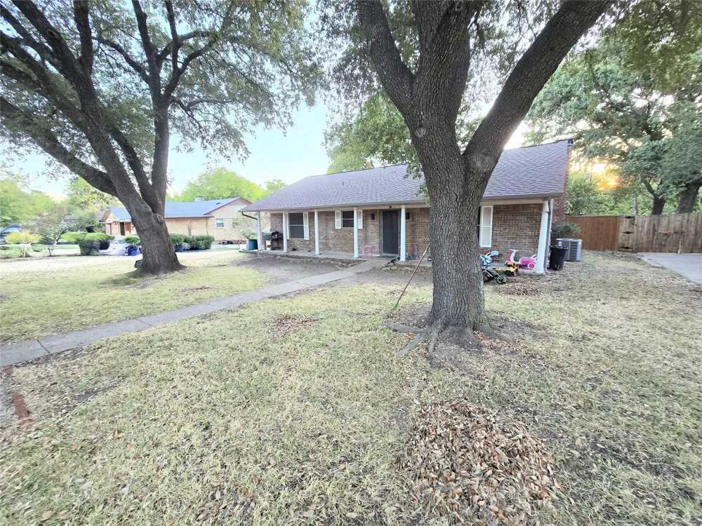 113 S Valley Street Red Oak, TX 75154