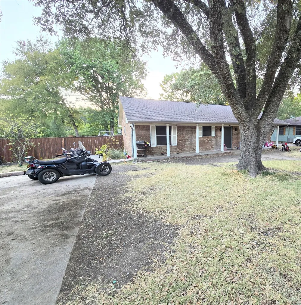 113 S Valley Street Red Oak, TX 75154