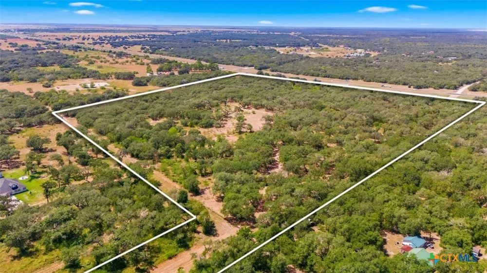 4668 Old Hwy Rd Inez, TX 77968