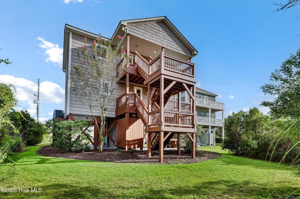 1103 New River Drive Surf City, NC 28445