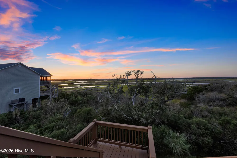 1103 New River Drive Surf City, NC 28445