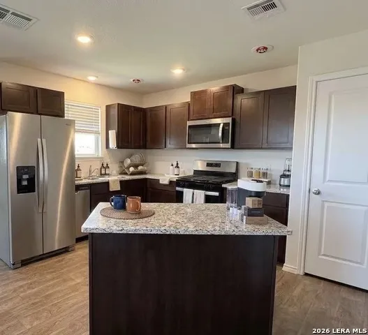 6631 Whisper Pond San Antonio, TX 78252