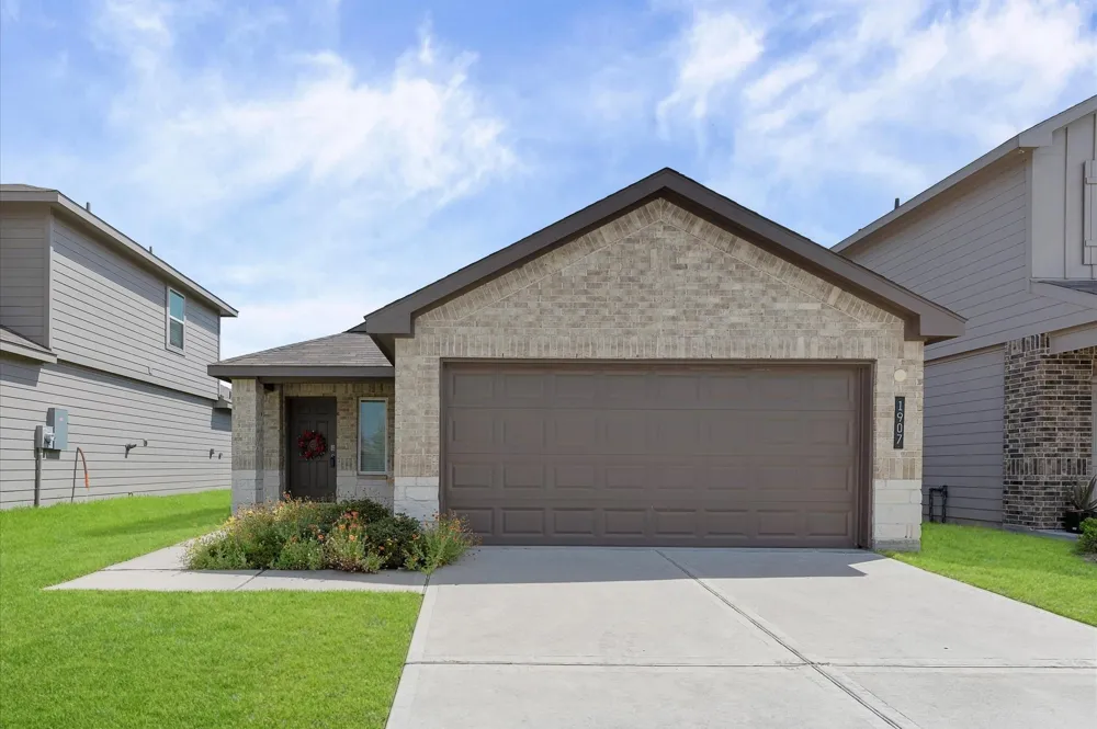 1907 Sable Hollow Drive Houston, TX 77067