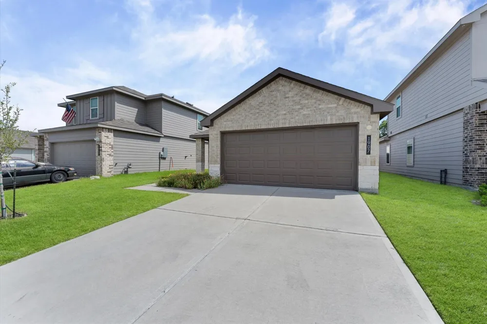 1907 Sable Hollow Drive Houston, TX 77067