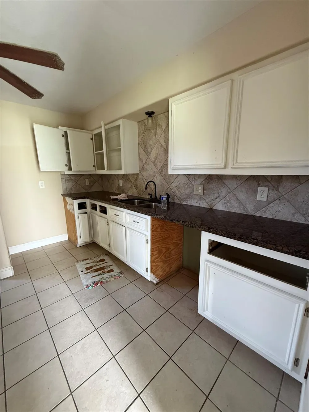 627 Baywood Street La Porte, TX 77571