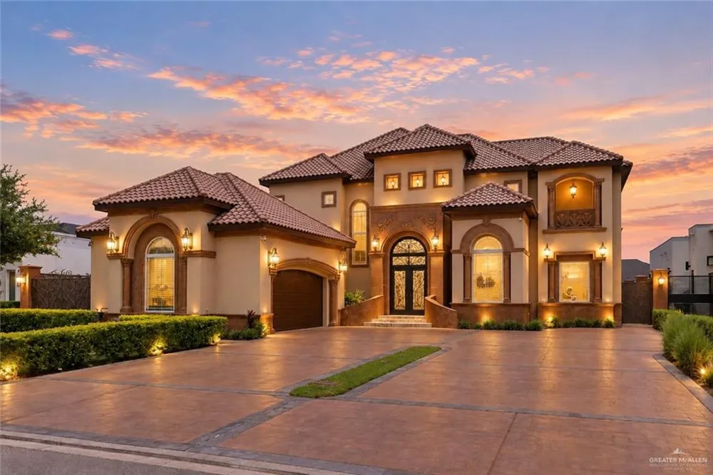 1205 Travis Street Mission, TX 78572