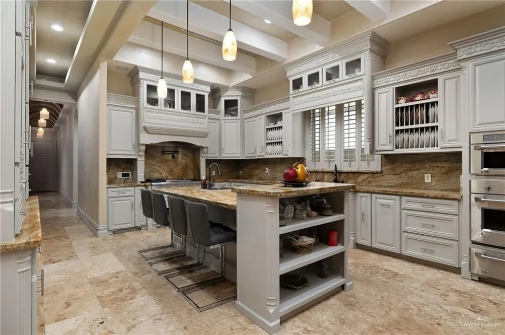 1205 Travis Street Mission, TX 78572