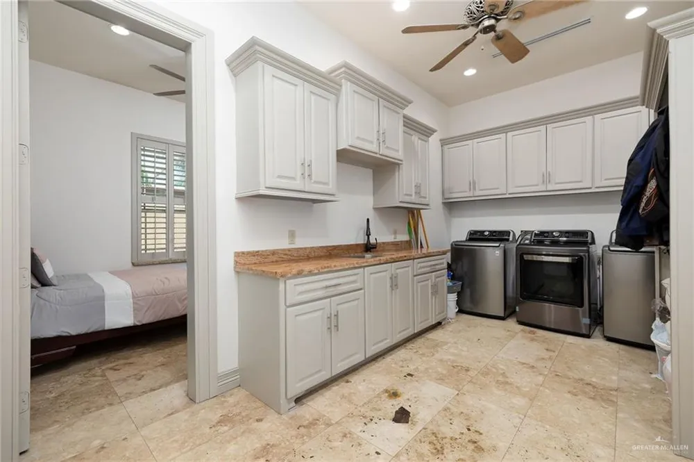 1205 Travis Street Mission, TX 78572