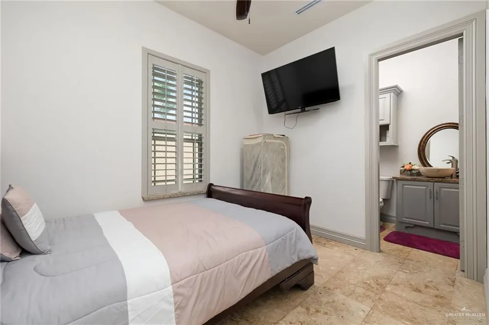 1205 Travis Street Mission, TX 78572