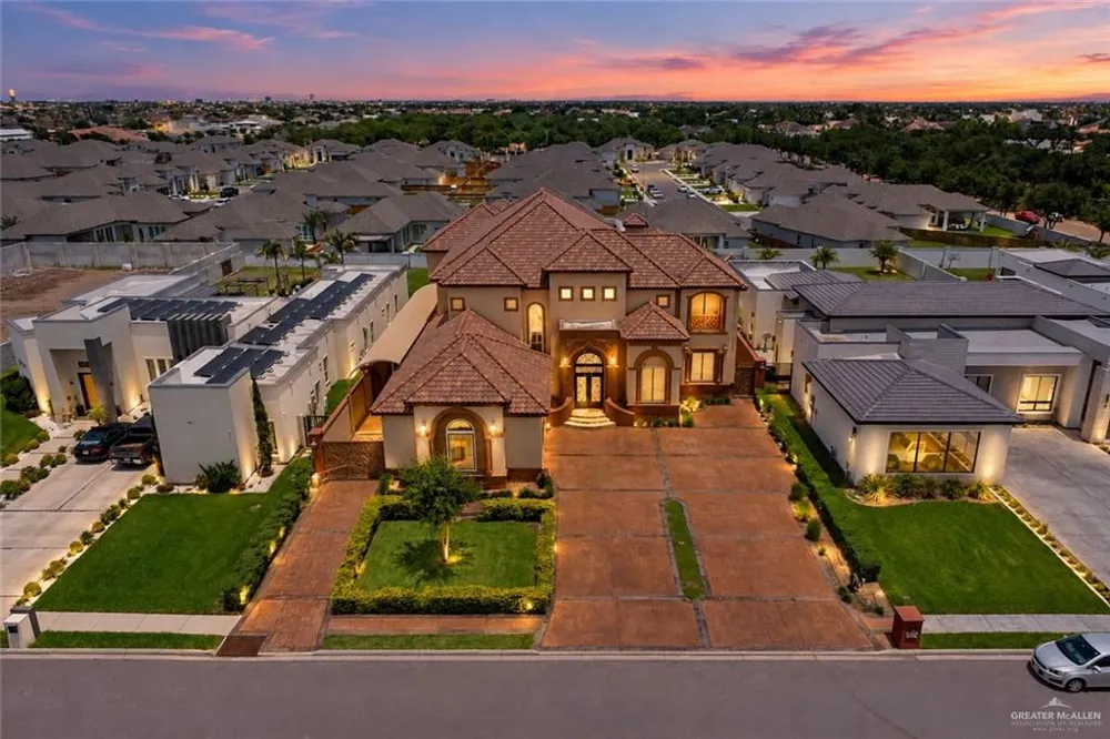 1205 Travis Street Mission, TX 78572