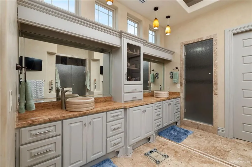 1205 Travis Street Mission, TX 78572