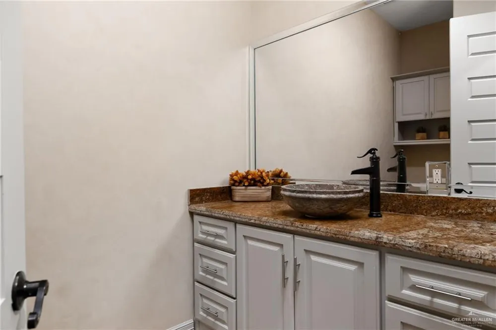 1205 Travis Street Mission, TX 78572