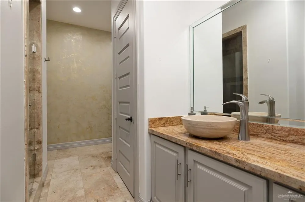 1205 Travis Street Mission, TX 78572