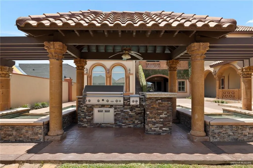 1205 Travis Street Mission, TX 78572